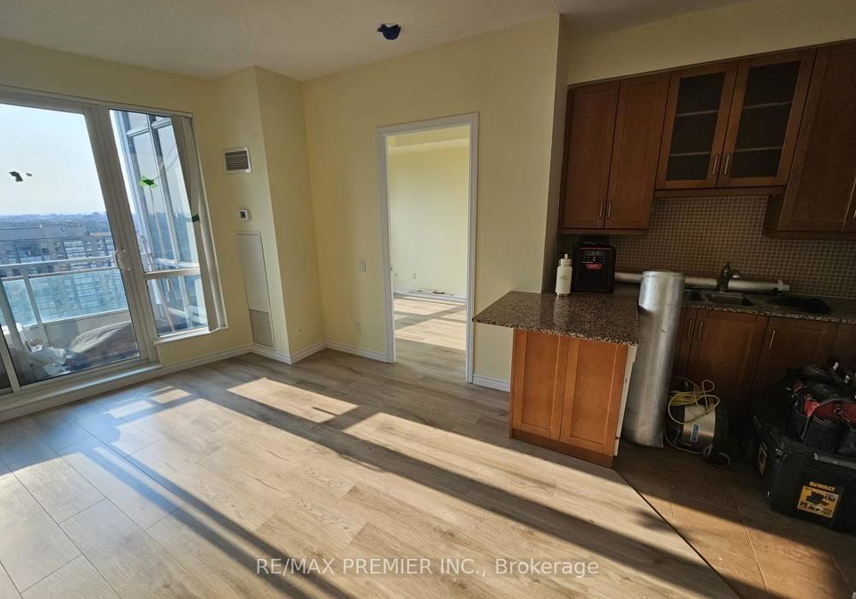 60-byng-avenue-north-york-ontario-c12676018