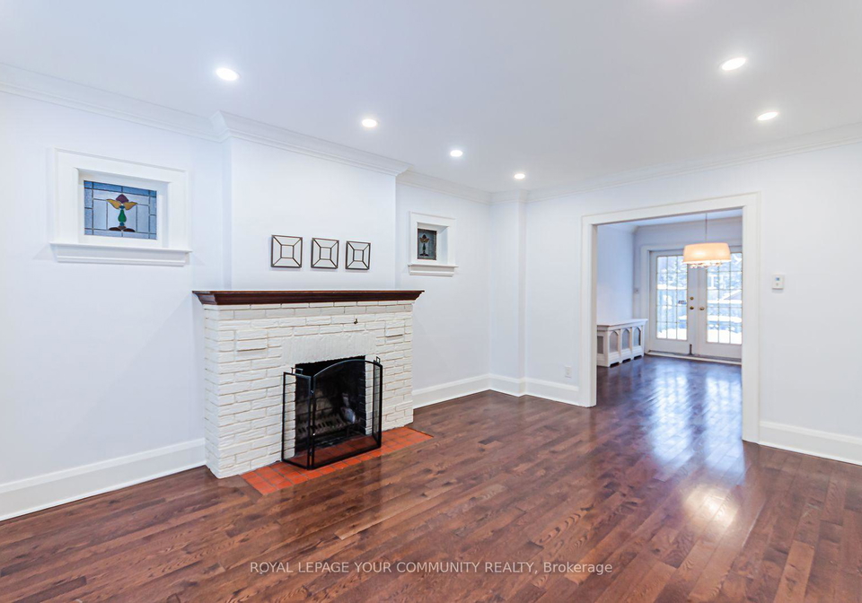 526-roselawn-avenue-toronto-ontario-c12676118
