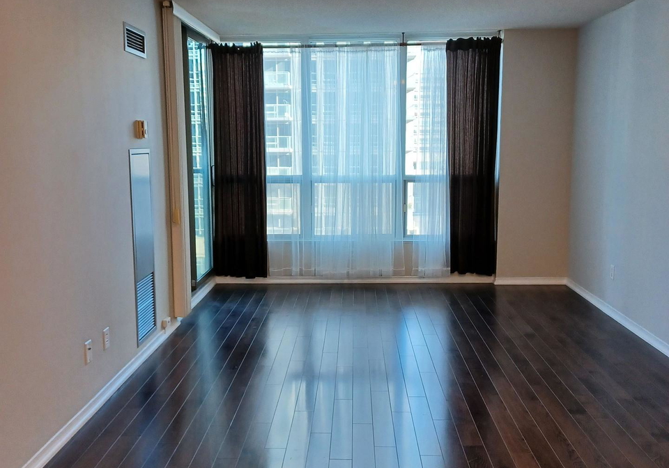 750-bay-street-toronto-ontario-c12676374