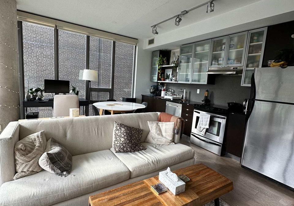 33-lombard-street-toronto-ontario-c12676388
