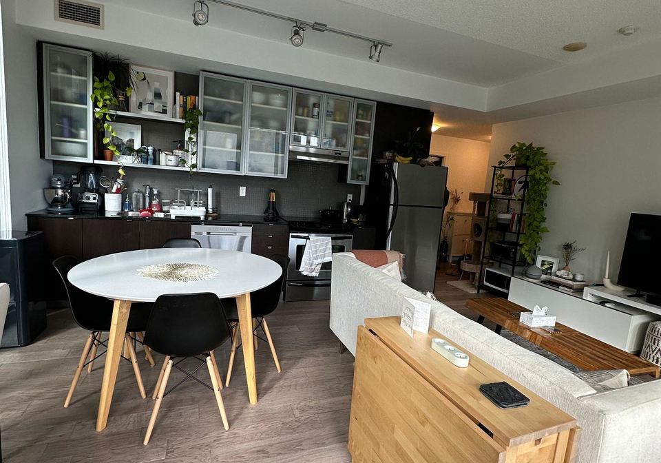 33-lombard-street-toronto-ontario-c12676388