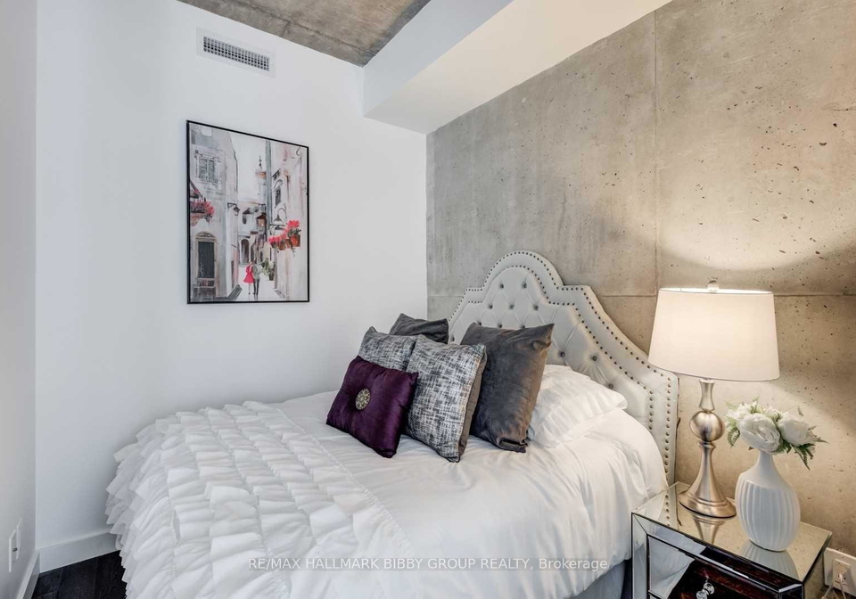 111-bathurst-street-toronto-ontario-c12676404