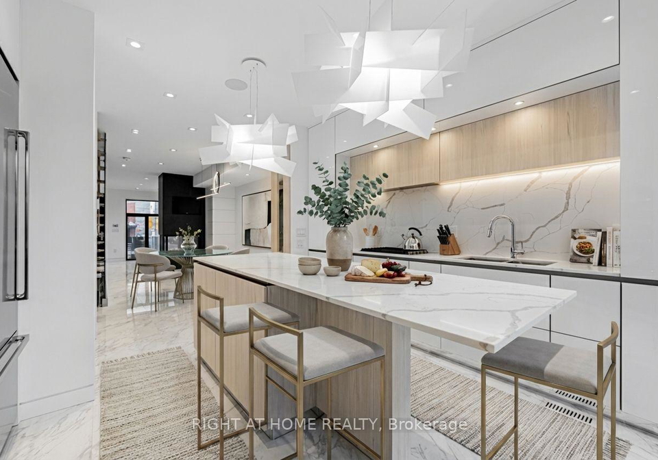 677-huron-street-toronto-ontario-c12676472