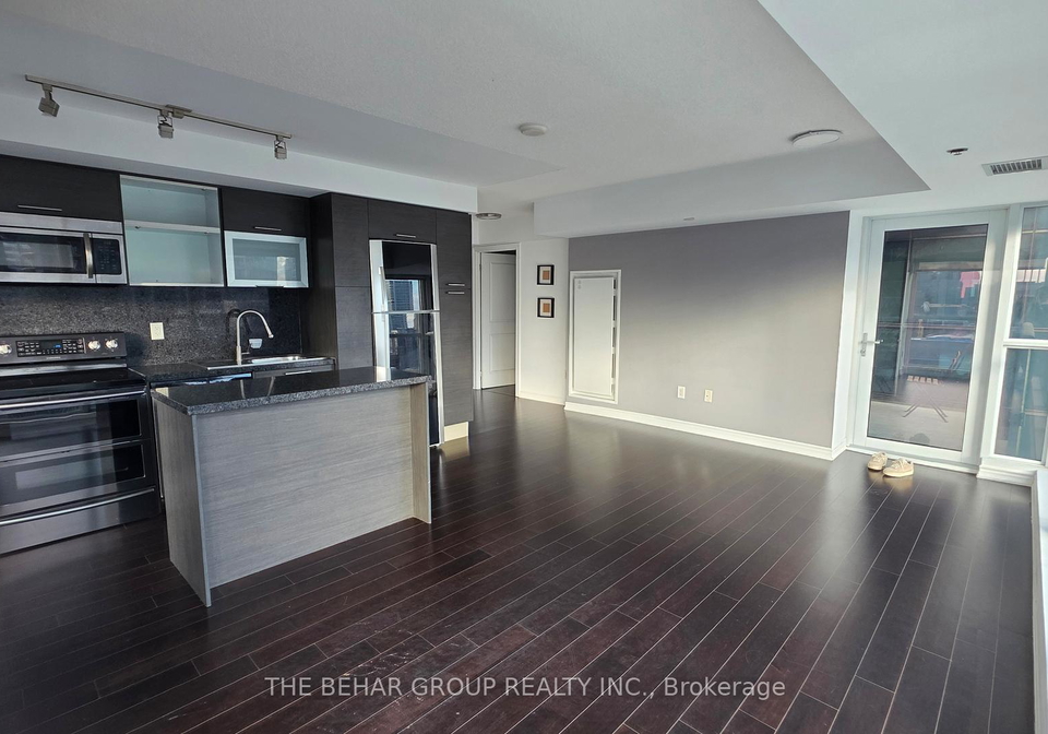 386-yonge-street-toronto-ontario-c12676810