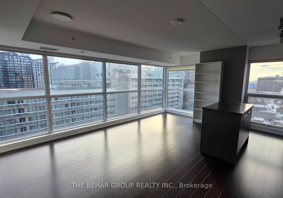 386-yonge-street-toronto-ontario-c12676810