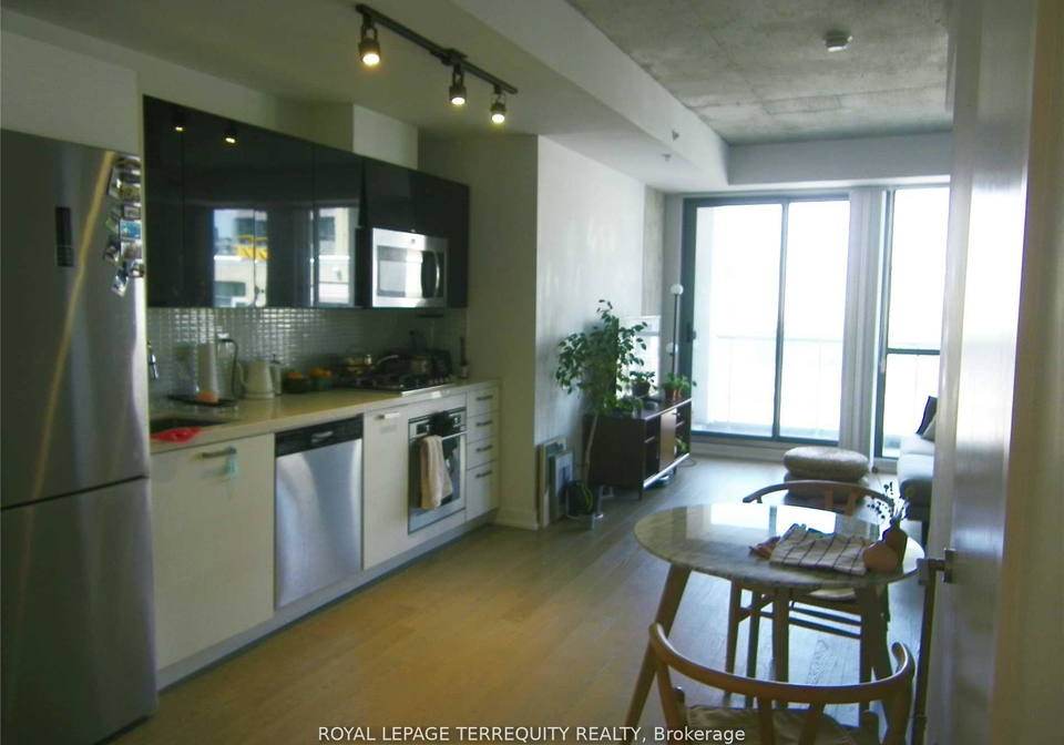 39-brant-street-toronto-ontario-c12676904
