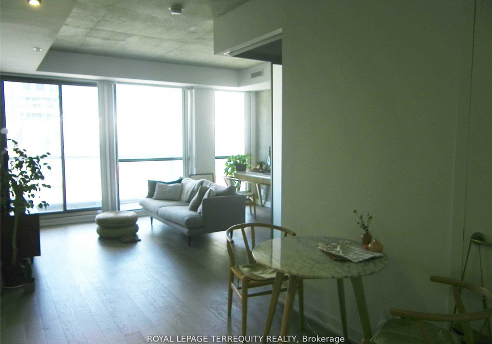 39-brant-street-toronto-ontario-c12676904
