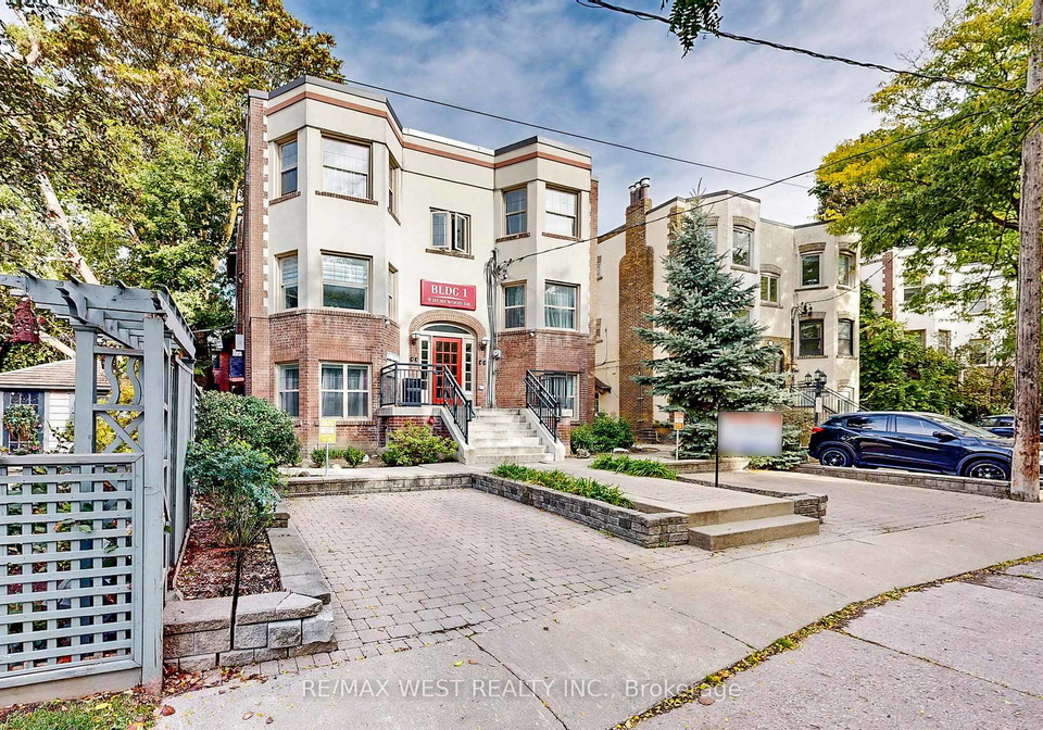9-humewood-court-toronto-ontario-c12677116