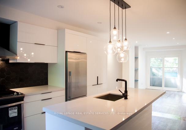 55-longboat-avenue-toronto-ontario-c12677316
