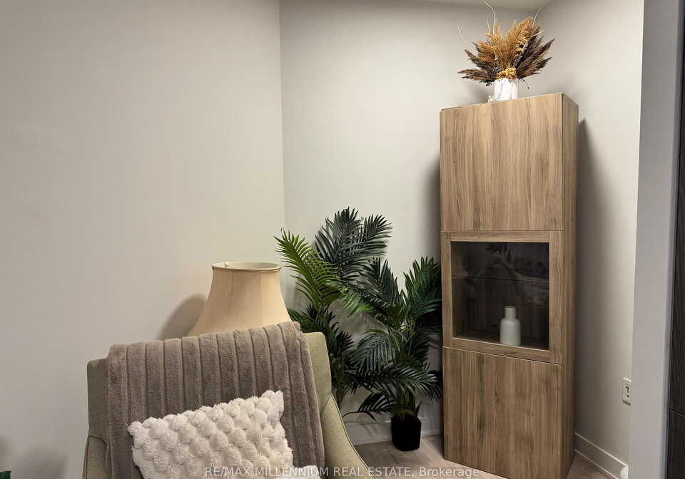 27-bathurst-street-e-toronto-ontario-c12677326