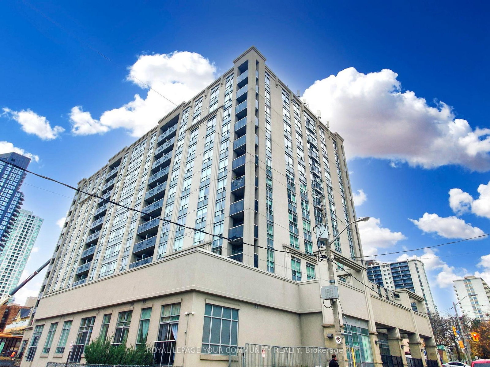 225-wellesley-street-toronto-ontario-c12677574