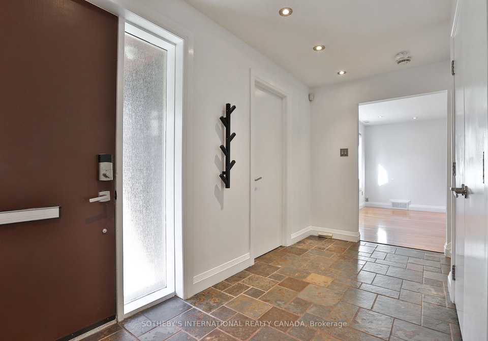 46-sandringham-drive-toronto-ontario-c12678264