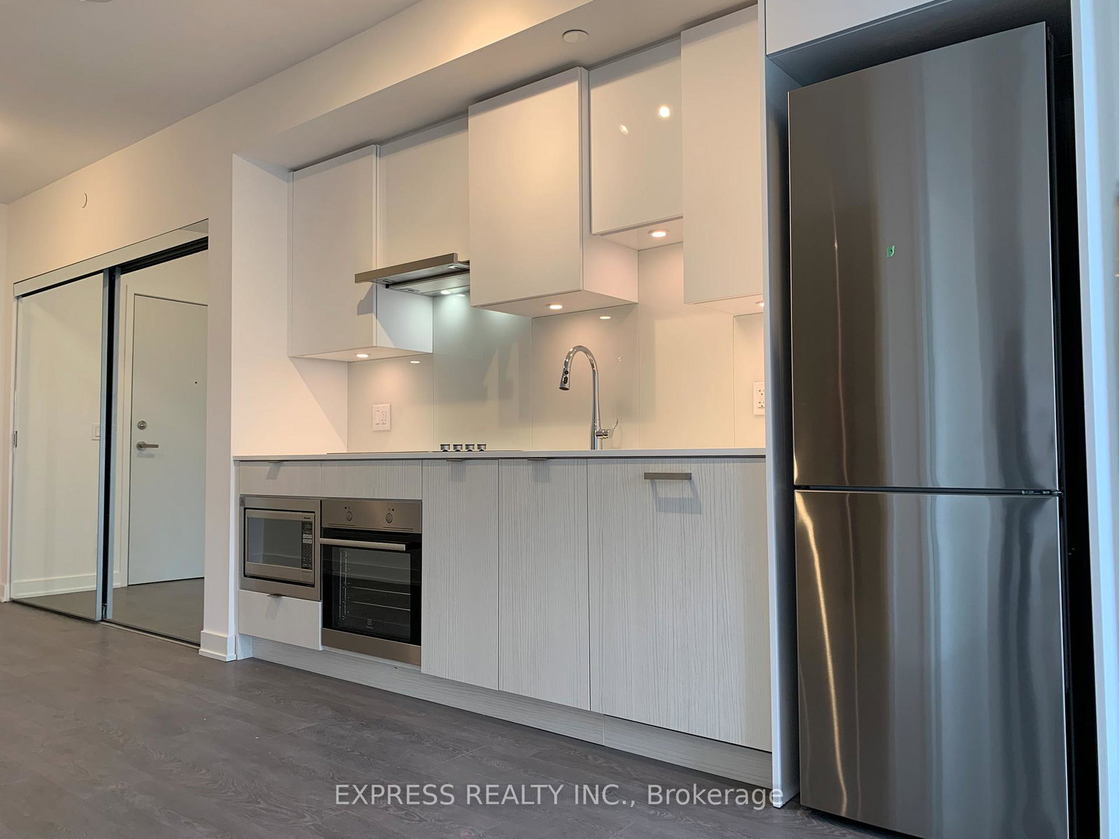99-broadway-avenue-toronto-ontario-c12678288