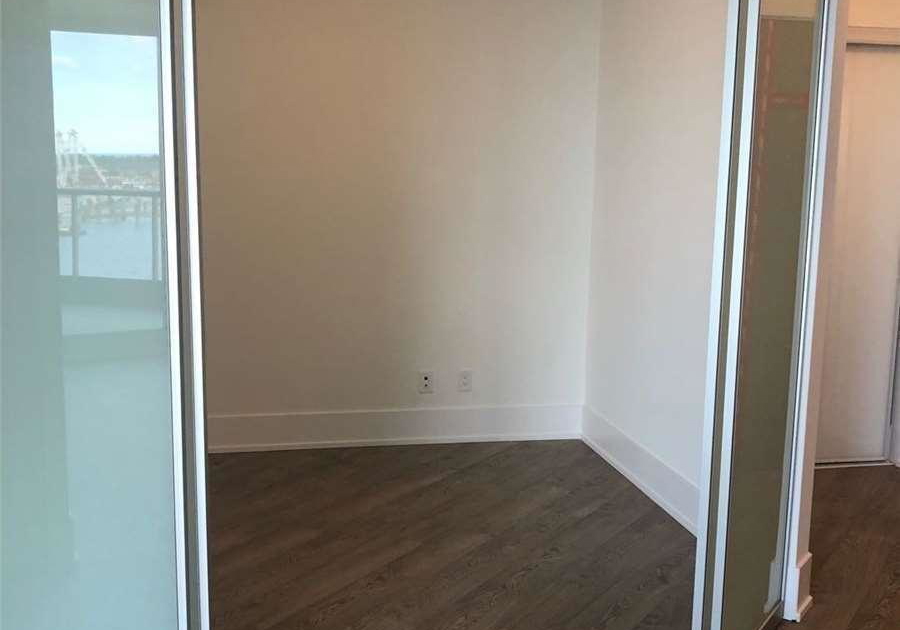 1-edgewater-drive-toronto-ontario-c12679032