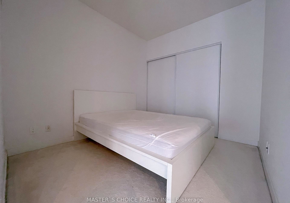 33-charles-street-e-toronto-ontario-c12679942