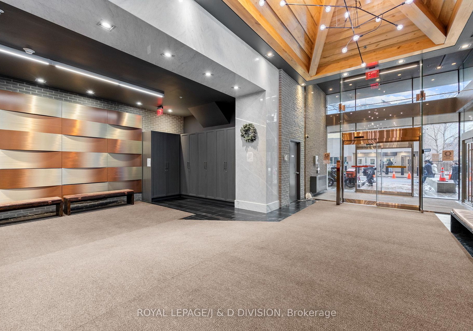 210-simcoe-street-toronto-ontario-c12680042