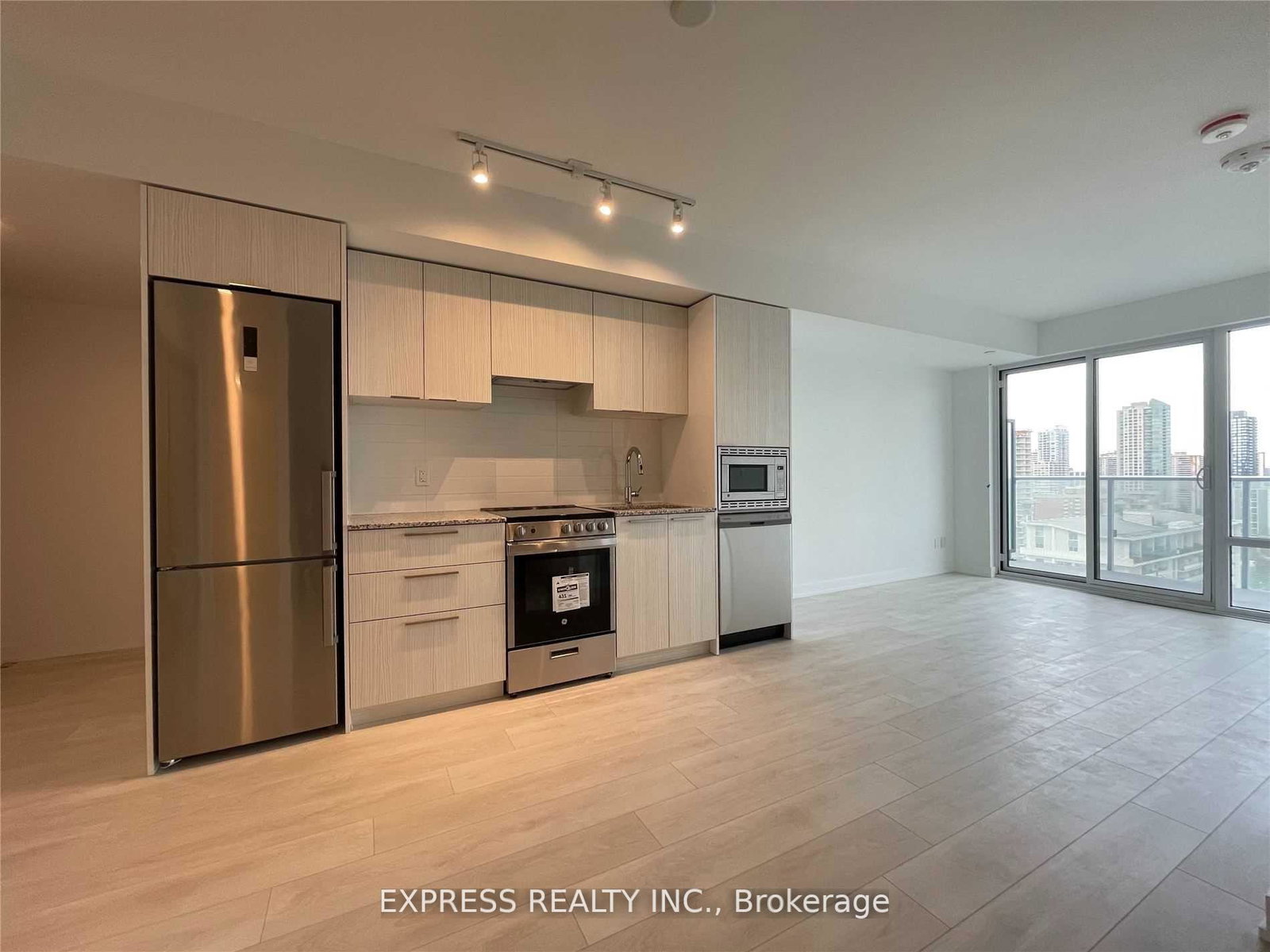 501-yonge-street-toronto-ontario-c12680210