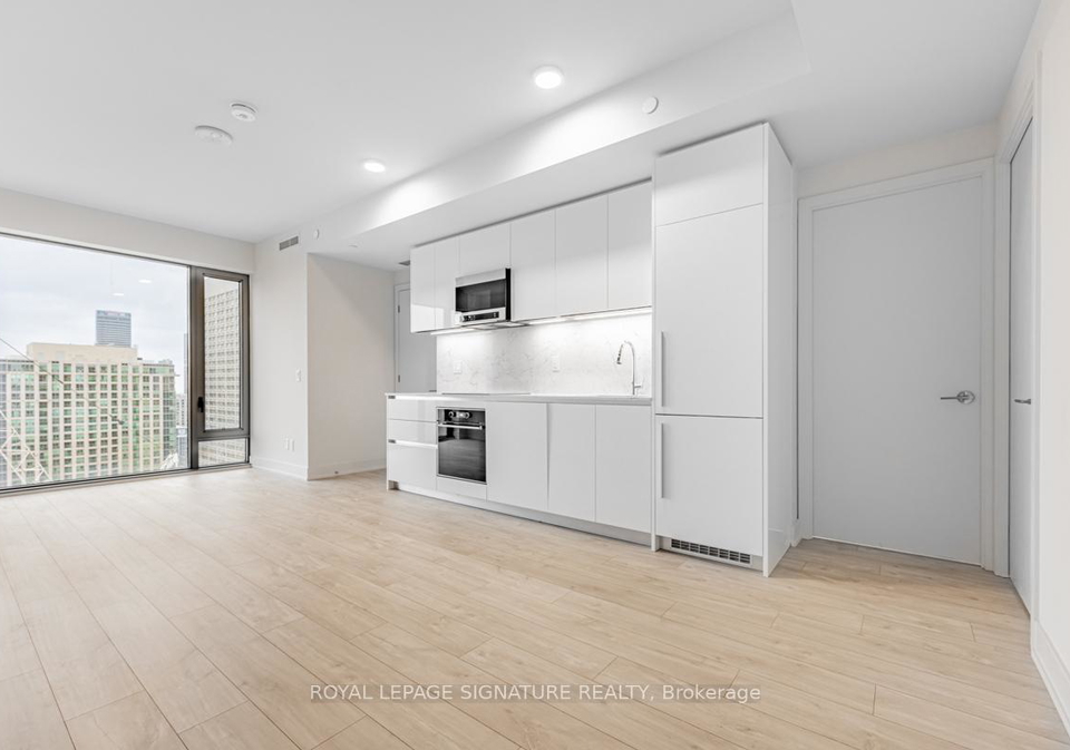 8-cumberland-street-toronto-ontario-c12680578