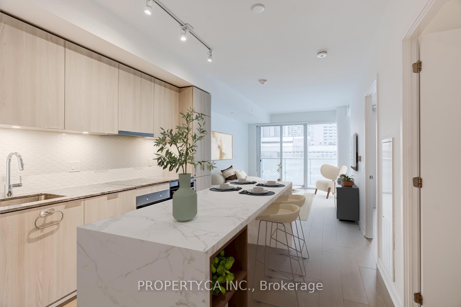 15-queens-quay-e-toronto-ontario-c12680588