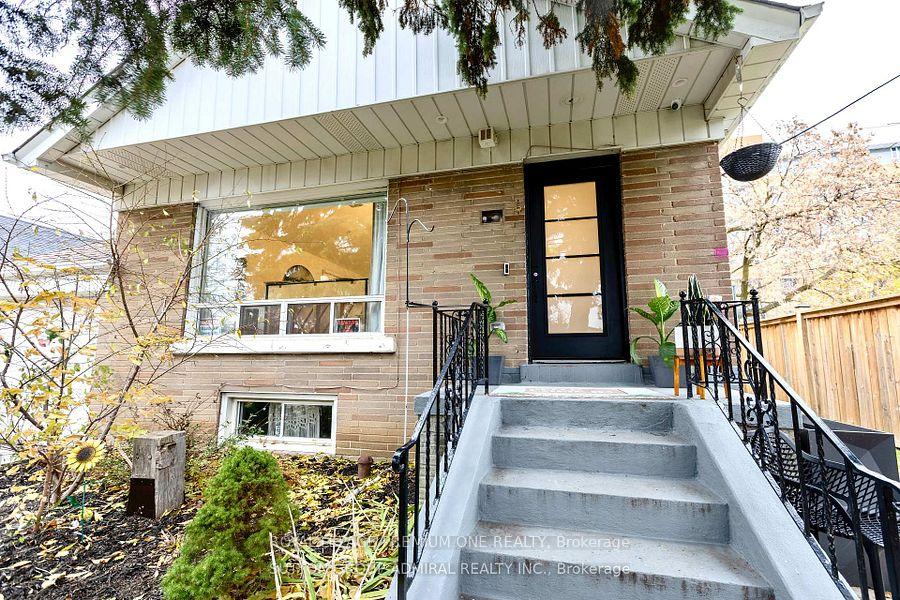 44-baycrest-avenue-toronto-ontario-c12680660