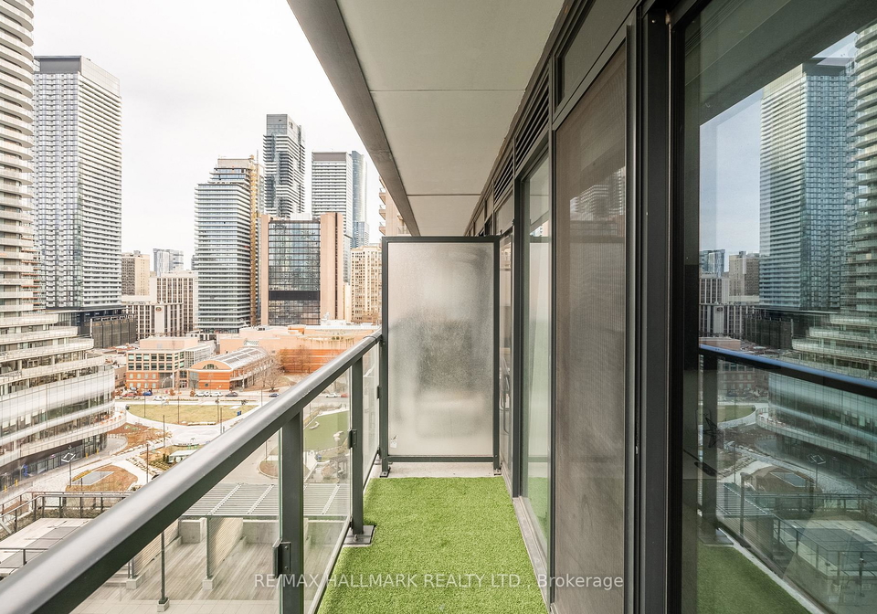 955-bay-street-toronto-ontario-c12680664