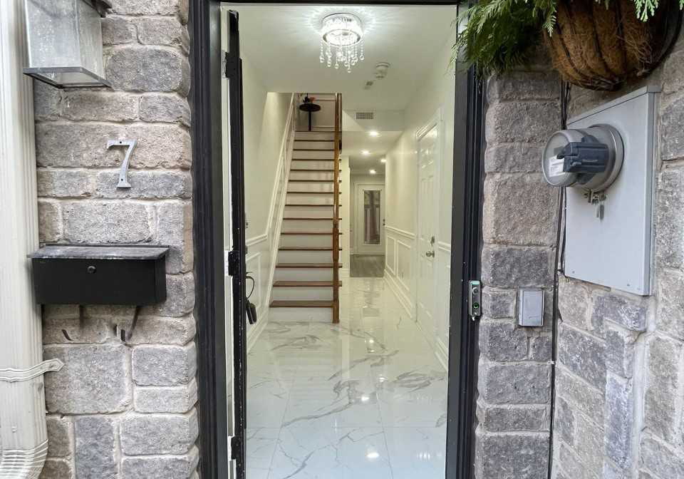 7-annex-lane-toronto-ontario-c12680878