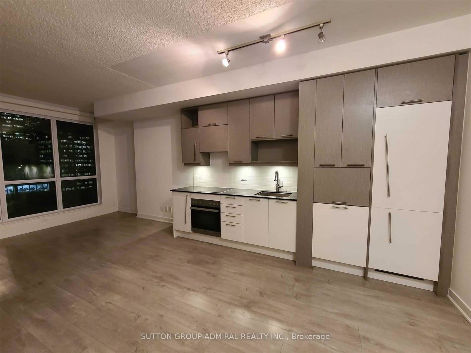 199-richmond-street-w-toronto-ontario-c12681380