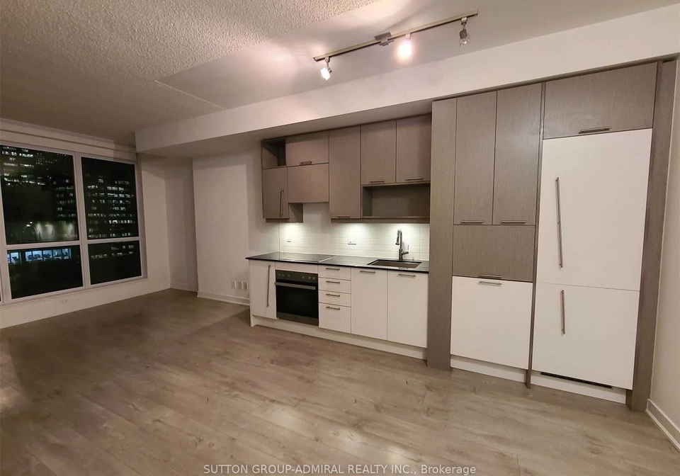 199-richmond-street-w-toronto-ontario-c12681380