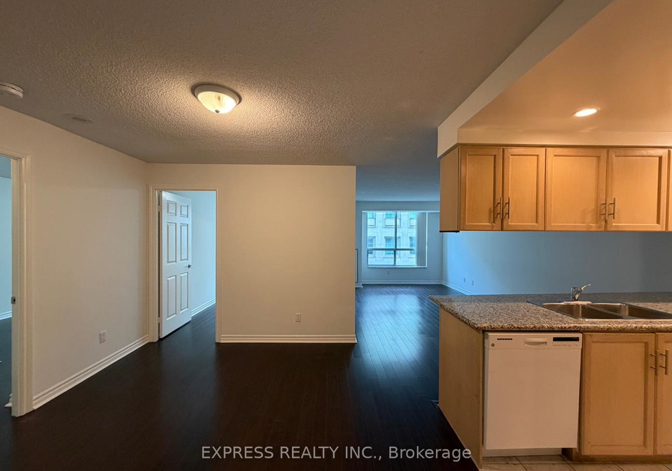 168-simcoe-street-toronto-ontario-c12681596