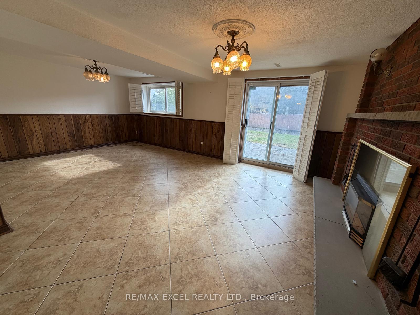 71-hickorynut-drive-north-york-ontario-c12681630