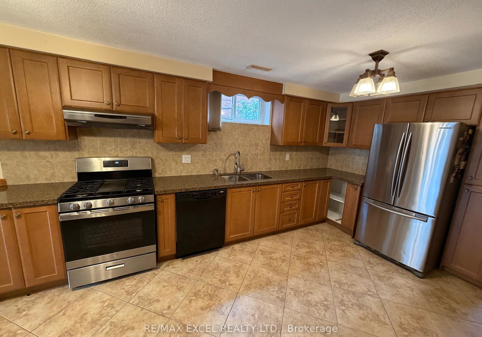 71-hickorynut-drive-north-york-ontario-c12681630