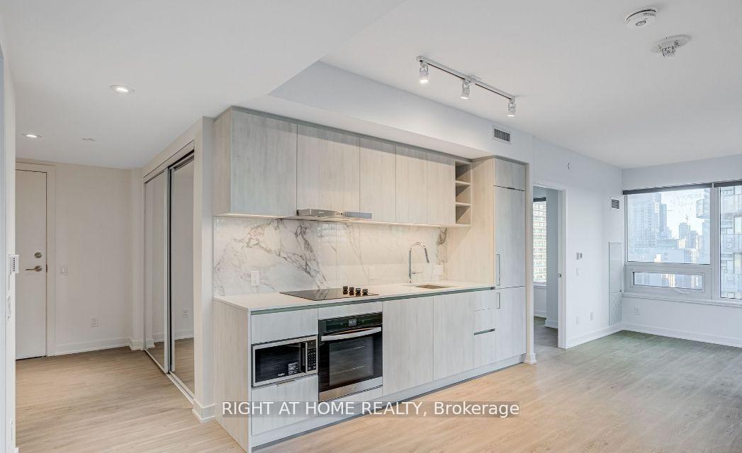 8-wellesley-street-w-toronto-ontario-c12682054