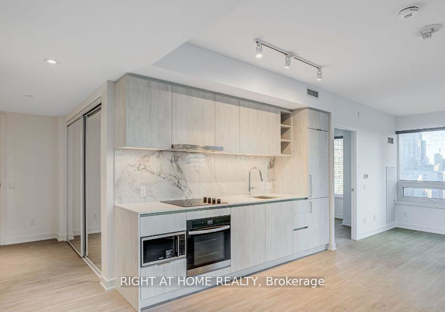 8-wellesley-street-w-toronto-ontario-c12682054