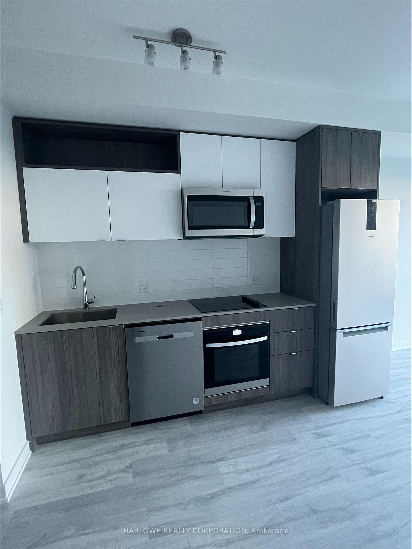 60-princess-street-toronto-ontario-c12682056