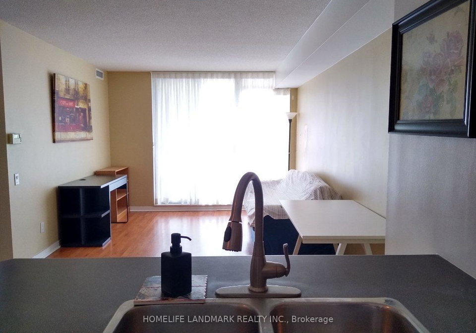 8-hillcrest-avenue-north-york-ontario-c12682108