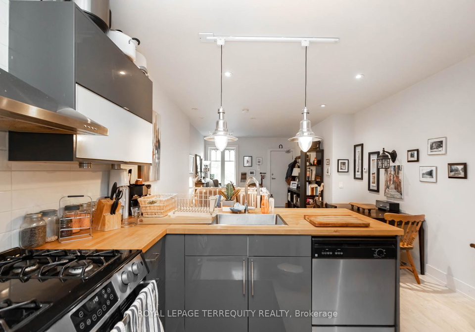 11-12-rose-avenue-toronto-ontario-c12682574