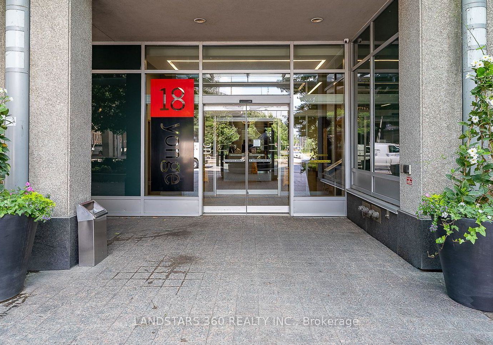 18-yonge-street-toronto-ontario-c12683628