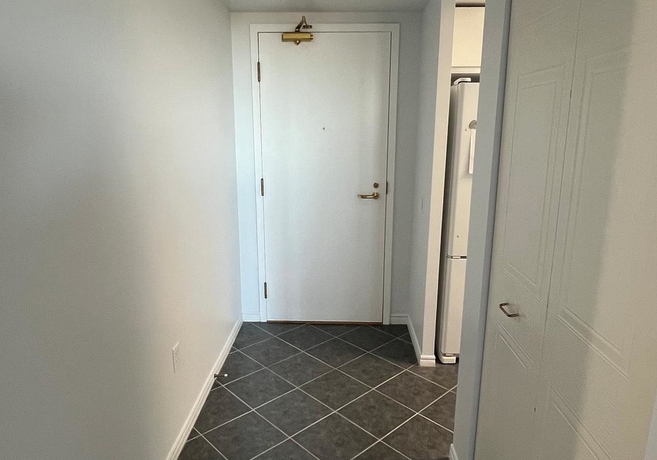 11-thorncliffe-pk-drive-east-york-ontario-c12683790