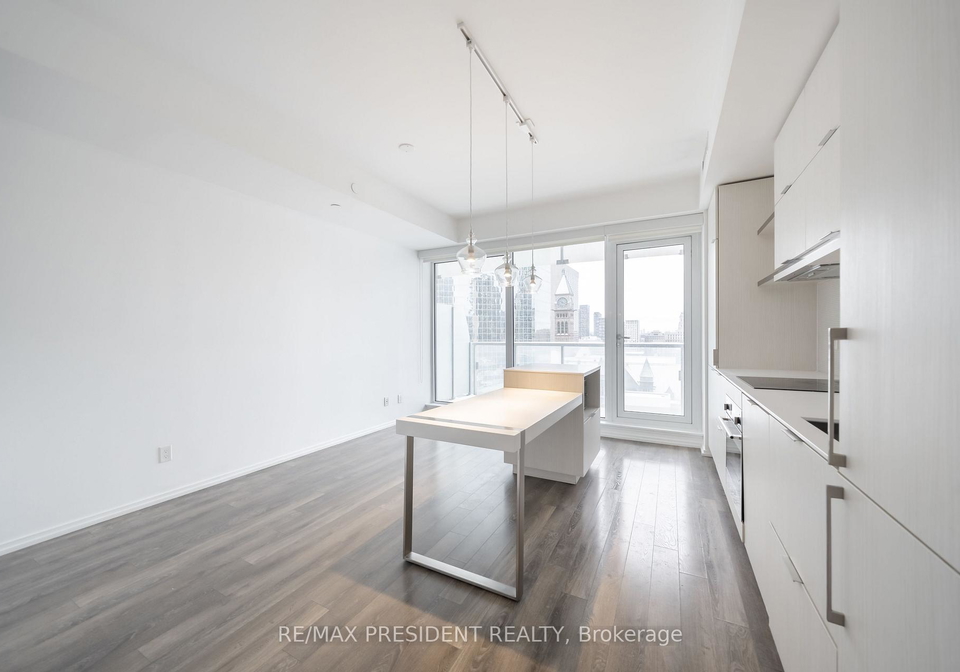 197-yonge-street-toronto-ontario-c12683984