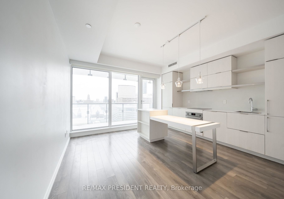 197-yonge-street-toronto-ontario-c12683984