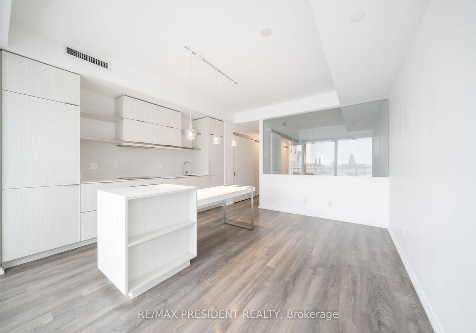 197-yonge-street-toronto-ontario-c12683984