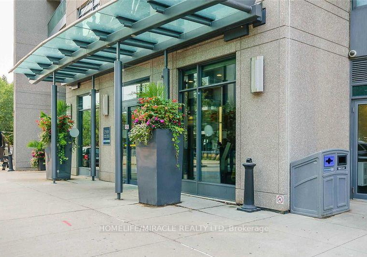 219-fort-york-boulevard-toronto-ontario-c12684076