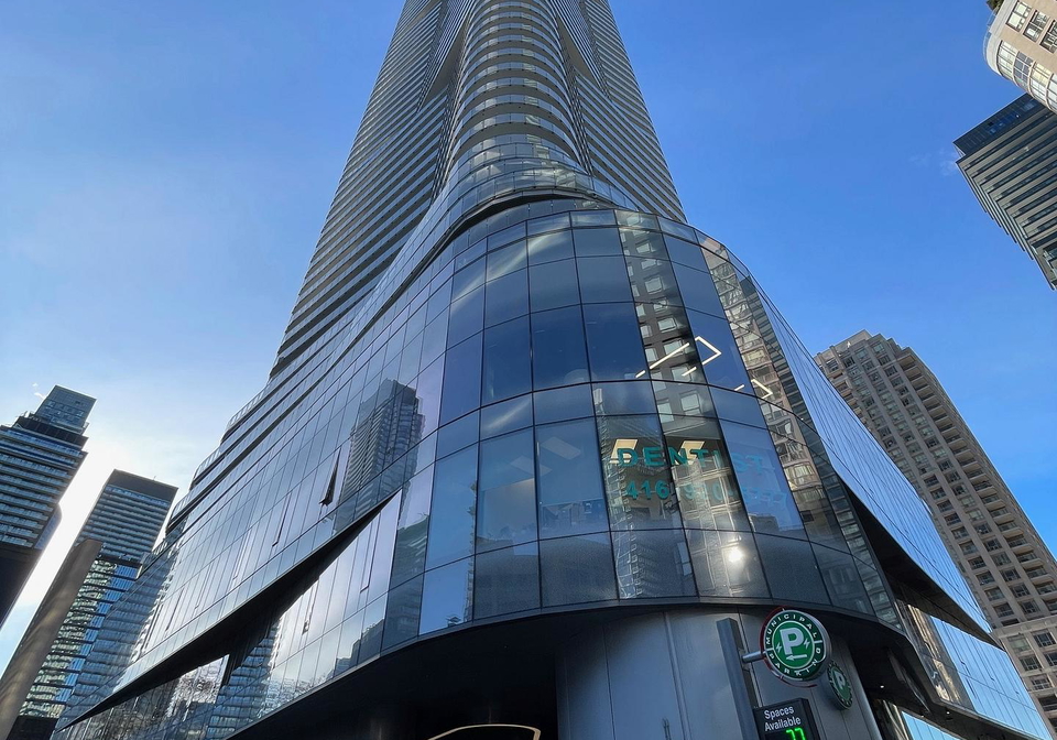 11-wellesley-street-w-toronto-ontario-c12684088
