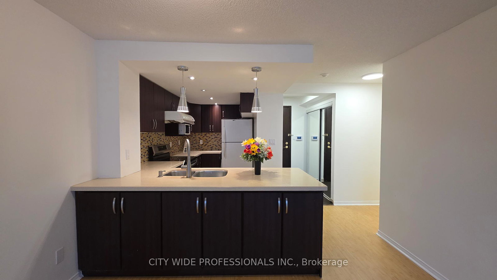 28-hollywood-avenue-north-york-ontario-c12684396
