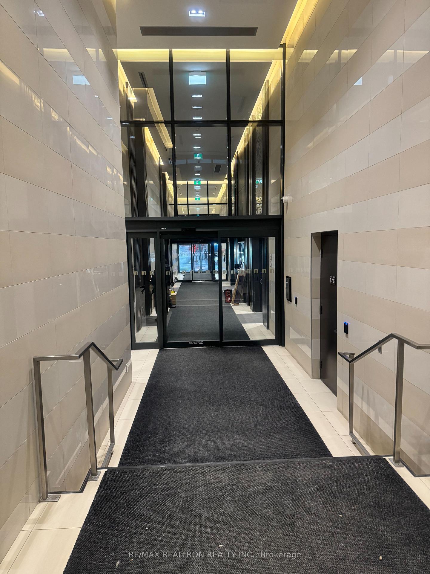 501-yonge-street-toronto-ontario-c12684736