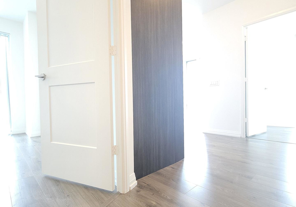 8-widmer-street-toronto-ontario-c12684760