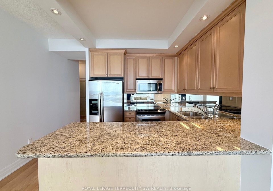 628-fleet-street-toronto-ontario-c12684860