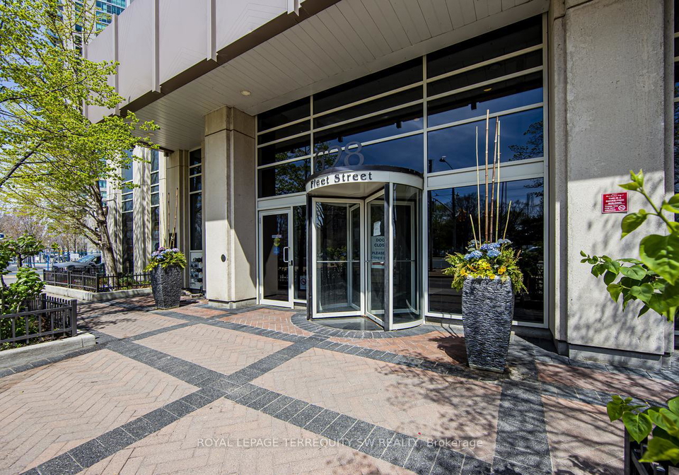 628-fleet-street-toronto-ontario-c12684860