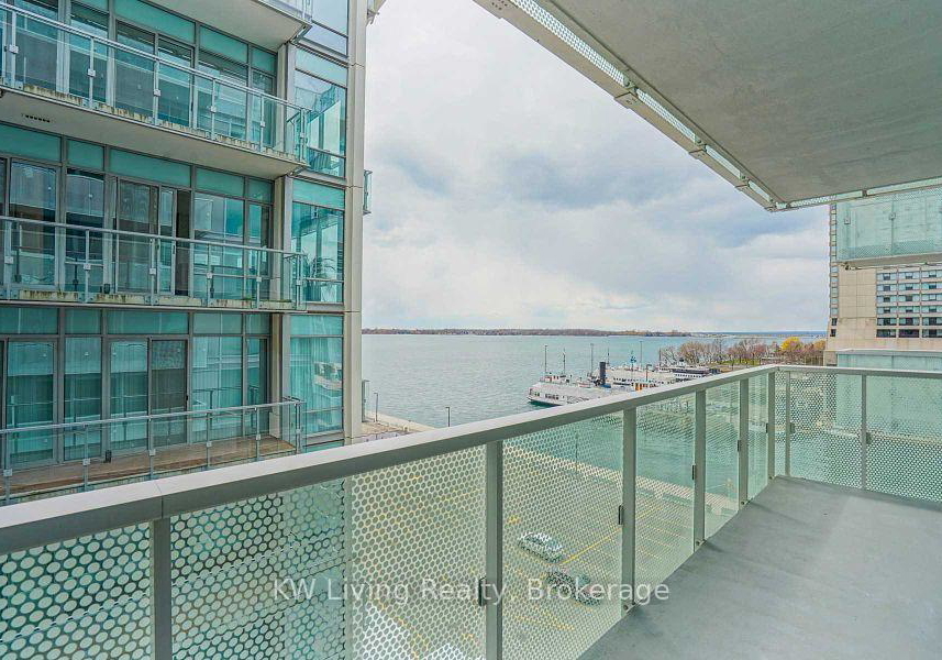 15-queens-quay-e-toronto-ontario-c12685024