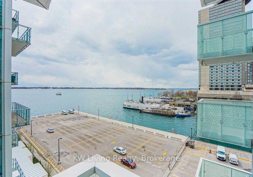15-queens-quay-e-toronto-ontario-c12685024